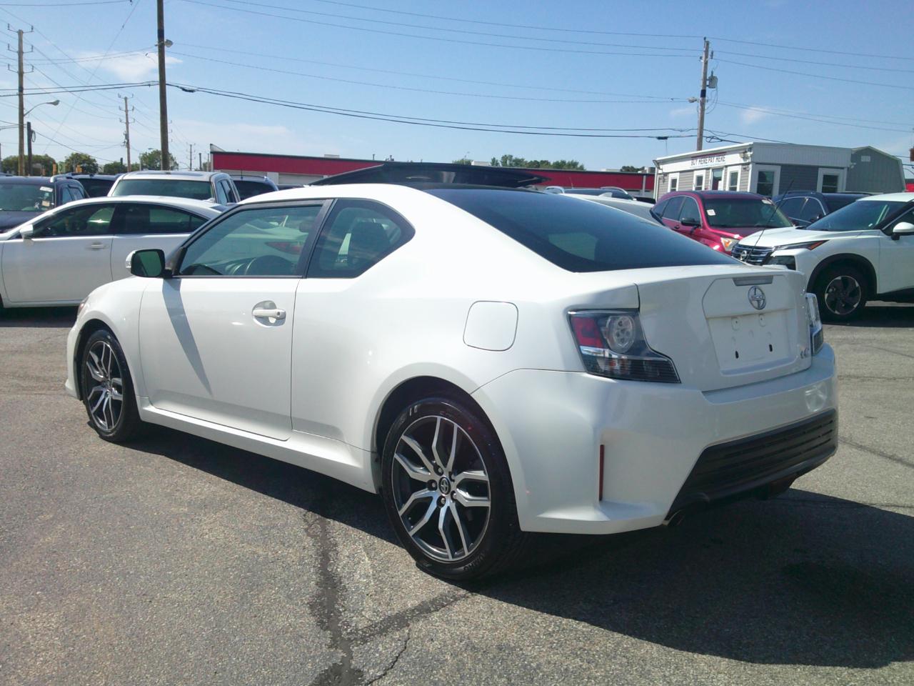 Scion tC Sports Coupe 6-Spd MT 2015
