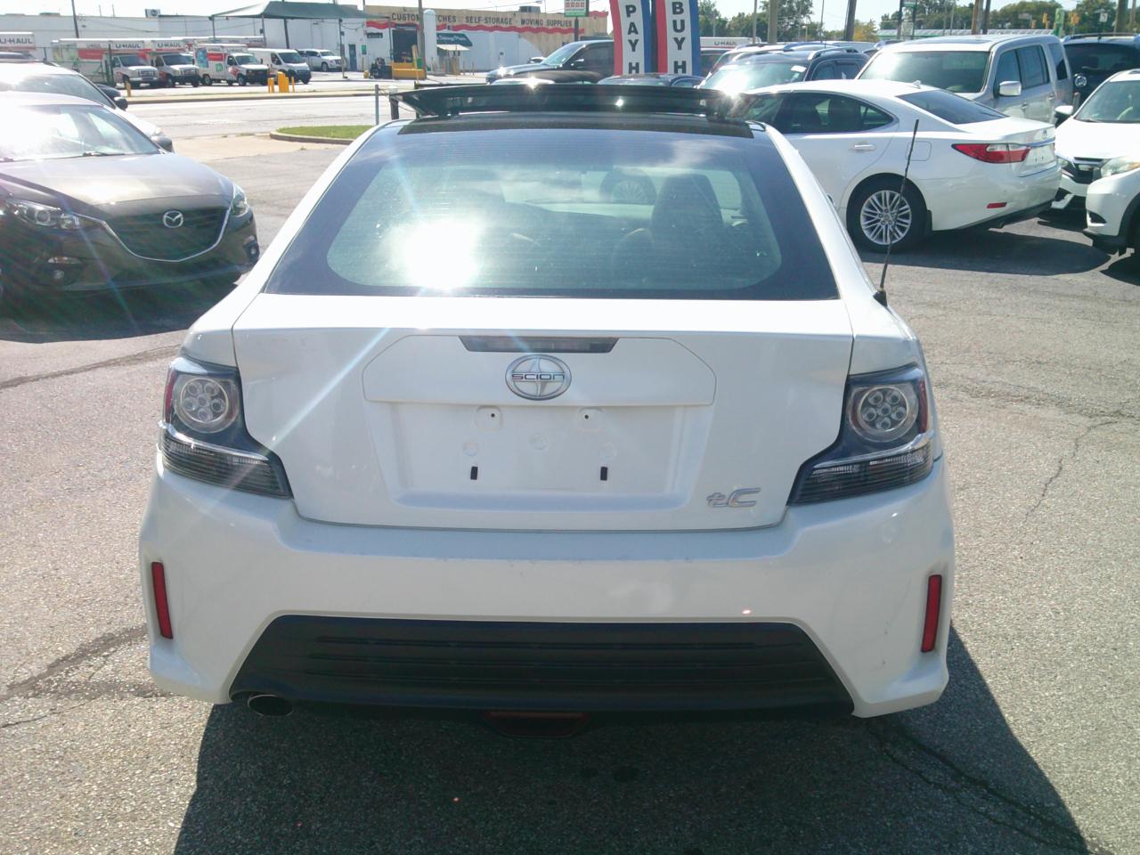 Scion tC Sports Coupe 6-Spd MT 2015