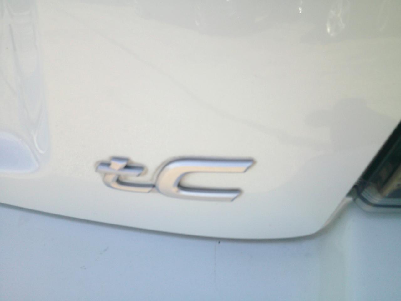 Scion tC Sports Coupe 6-Spd MT 2015
