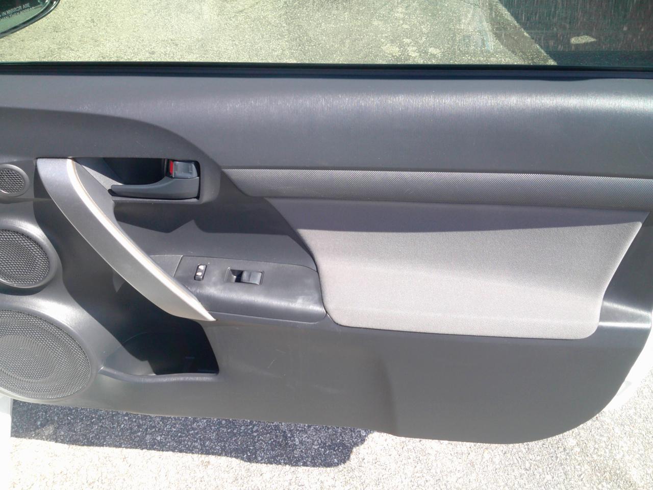 Scion tC Sports Coupe 6-Spd MT 2015