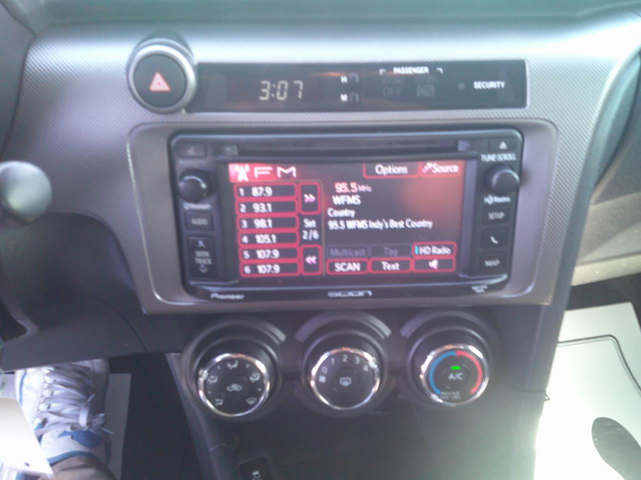 Scion tC Sports Coupe 6-Spd MT 2015