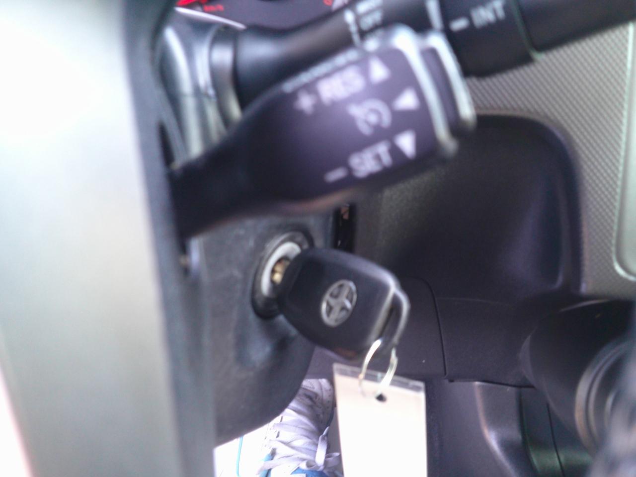 Scion tC Sports Coupe 6-Spd MT 2015