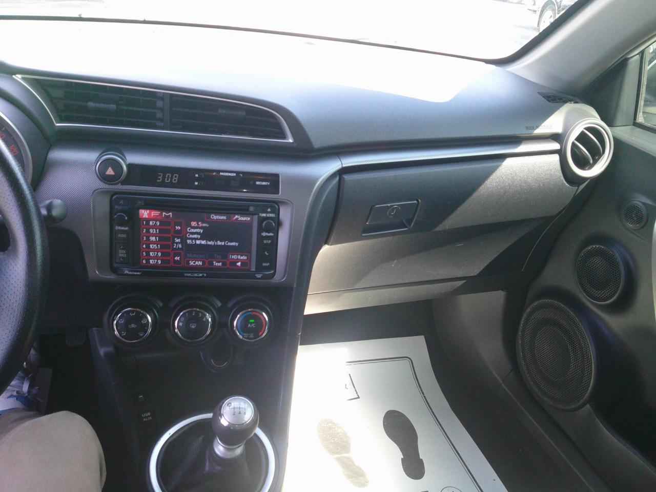 Scion tC Sports Coupe 6-Spd MT 2015