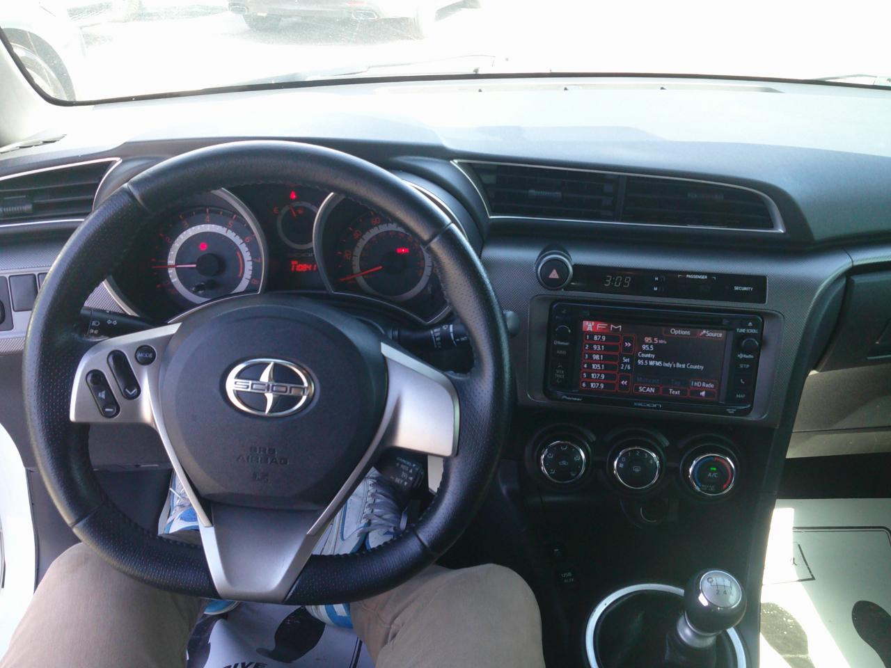 Scion tC Sports Coupe 6-Spd MT 2015