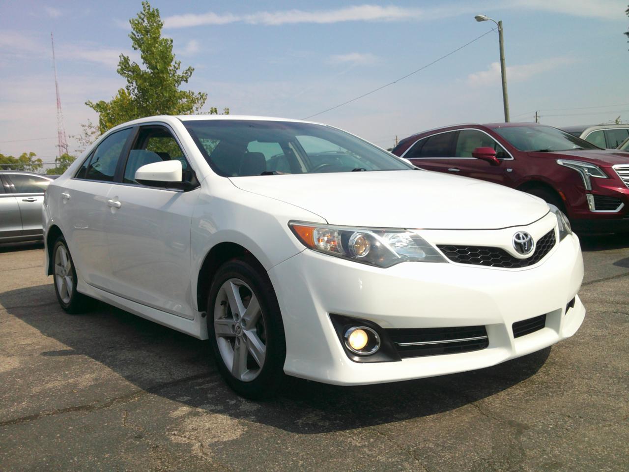 Toyota Camry SE 2012