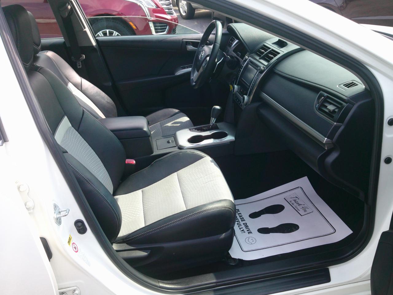 Toyota Camry SE 2012