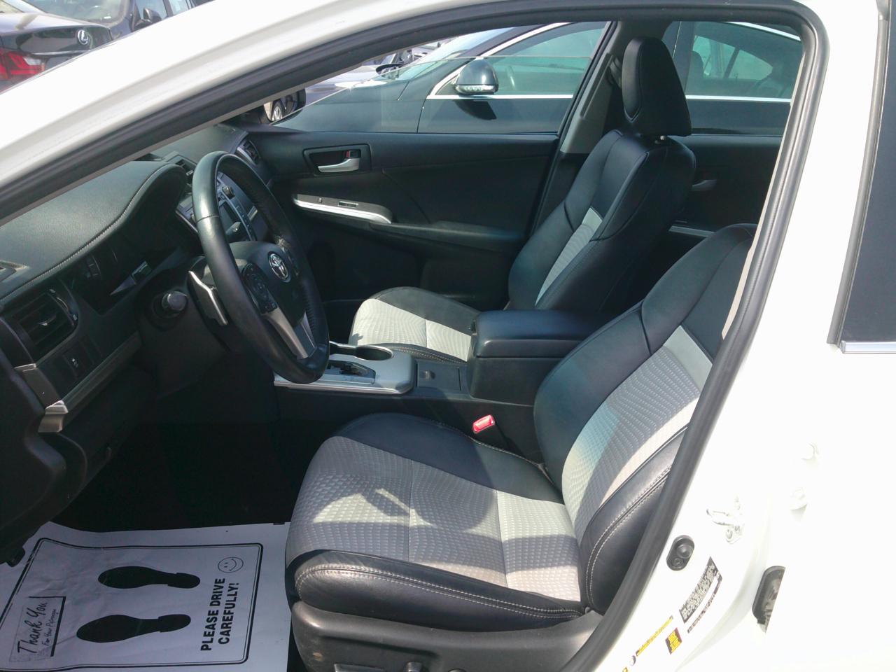 Toyota Camry SE 2012