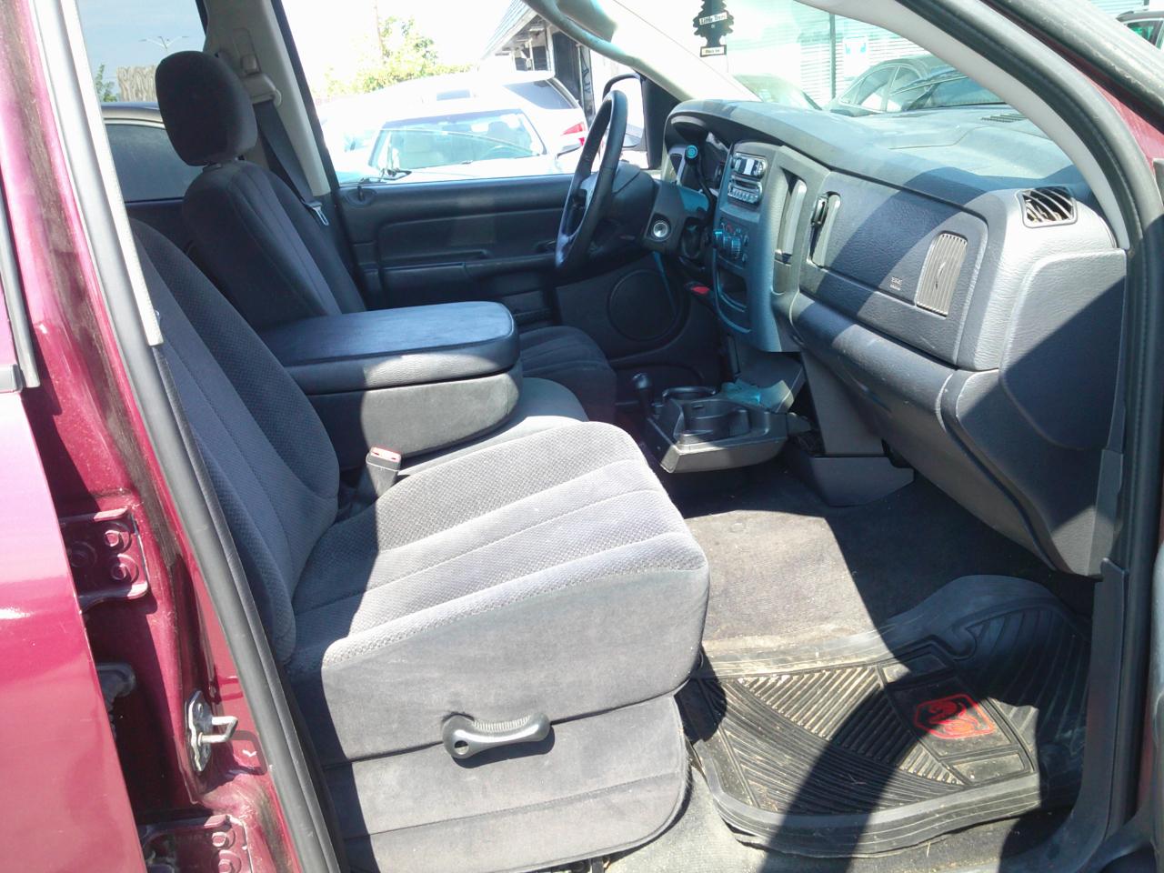 Dodge Ram 1500 ST Quad Cab Short Bed 4WD 2002