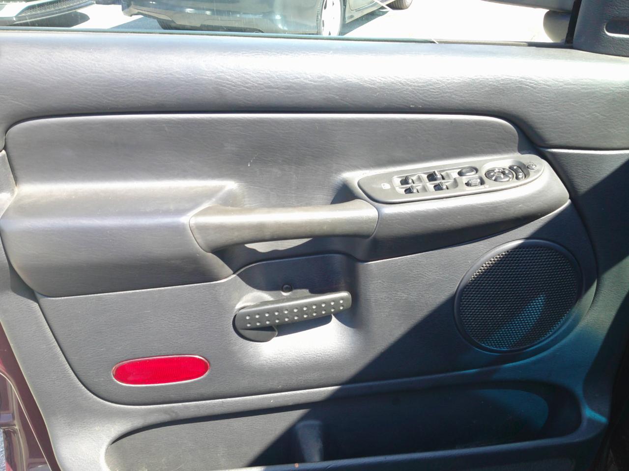 Dodge Ram 1500 ST Quad Cab Short Bed 4WD 2002