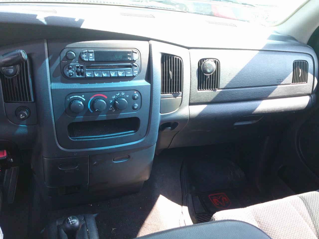 Dodge Ram 1500 ST Quad Cab Short Bed 4WD 2002