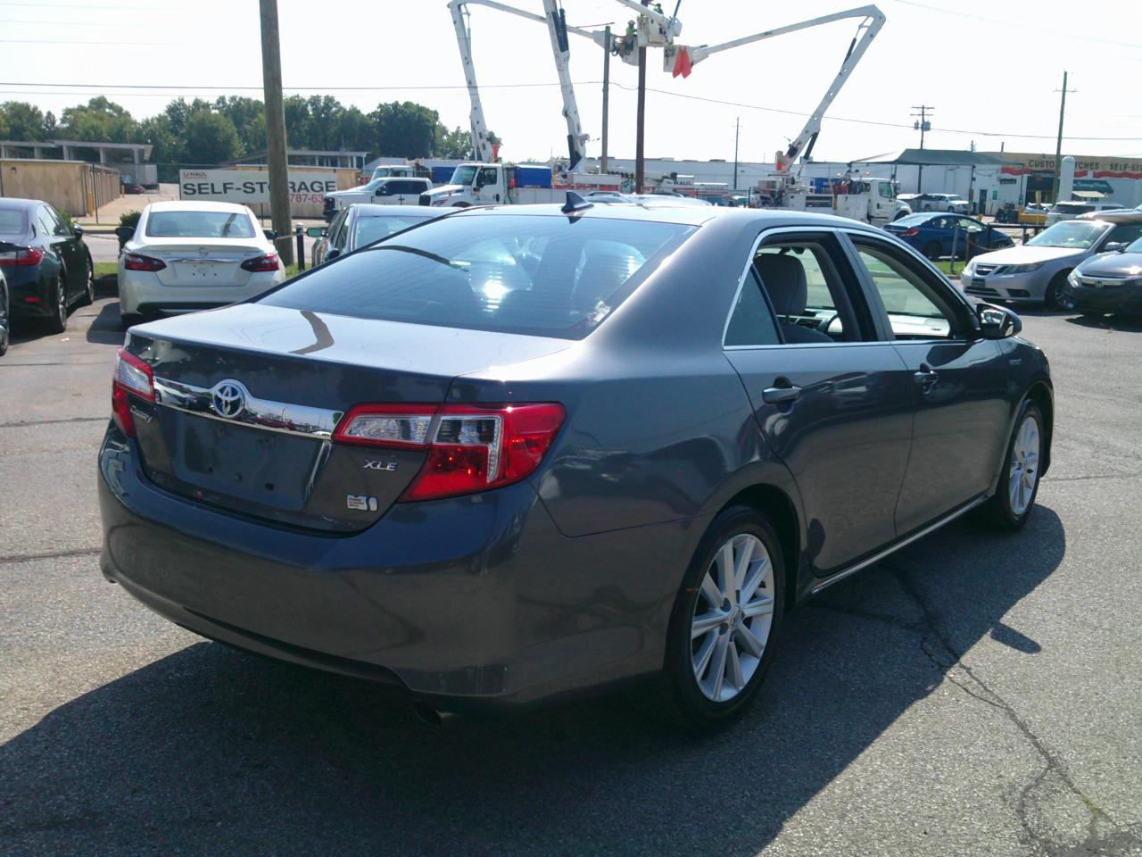 Toyota Camry Hybrid XLE 2013