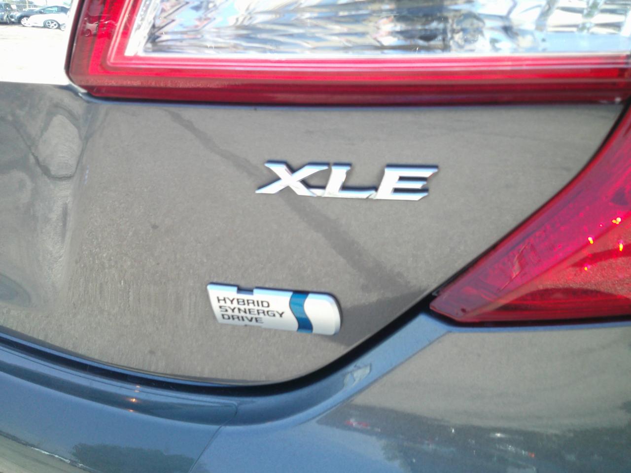 Toyota Camry Hybrid XLE 2013