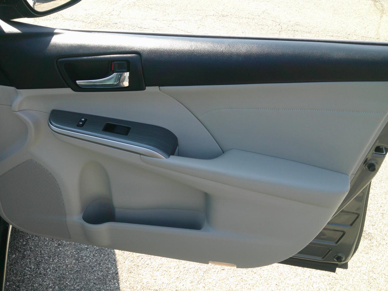 Toyota Camry Hybrid XLE 2013