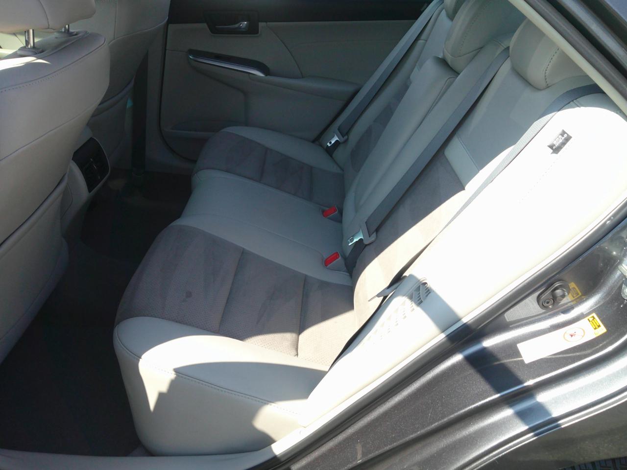 Toyota Camry Hybrid XLE 2013