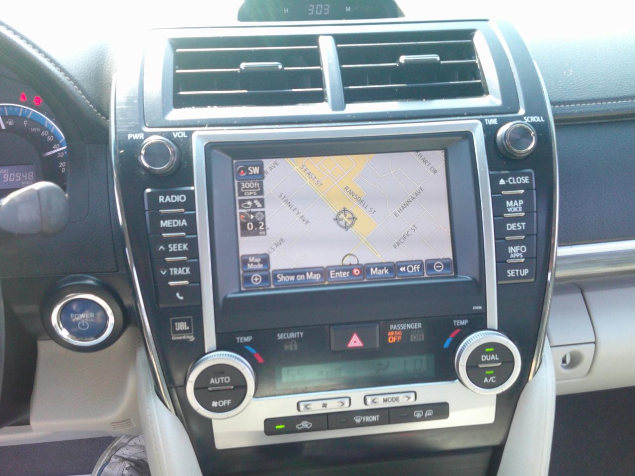 Toyota Camry Hybrid XLE 2013