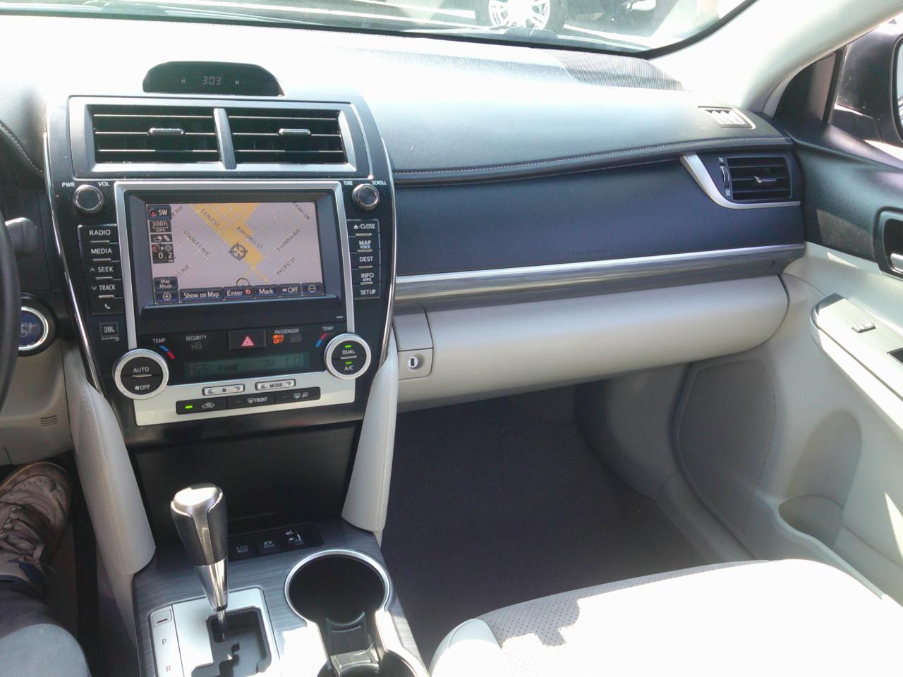Toyota Camry Hybrid XLE 2013