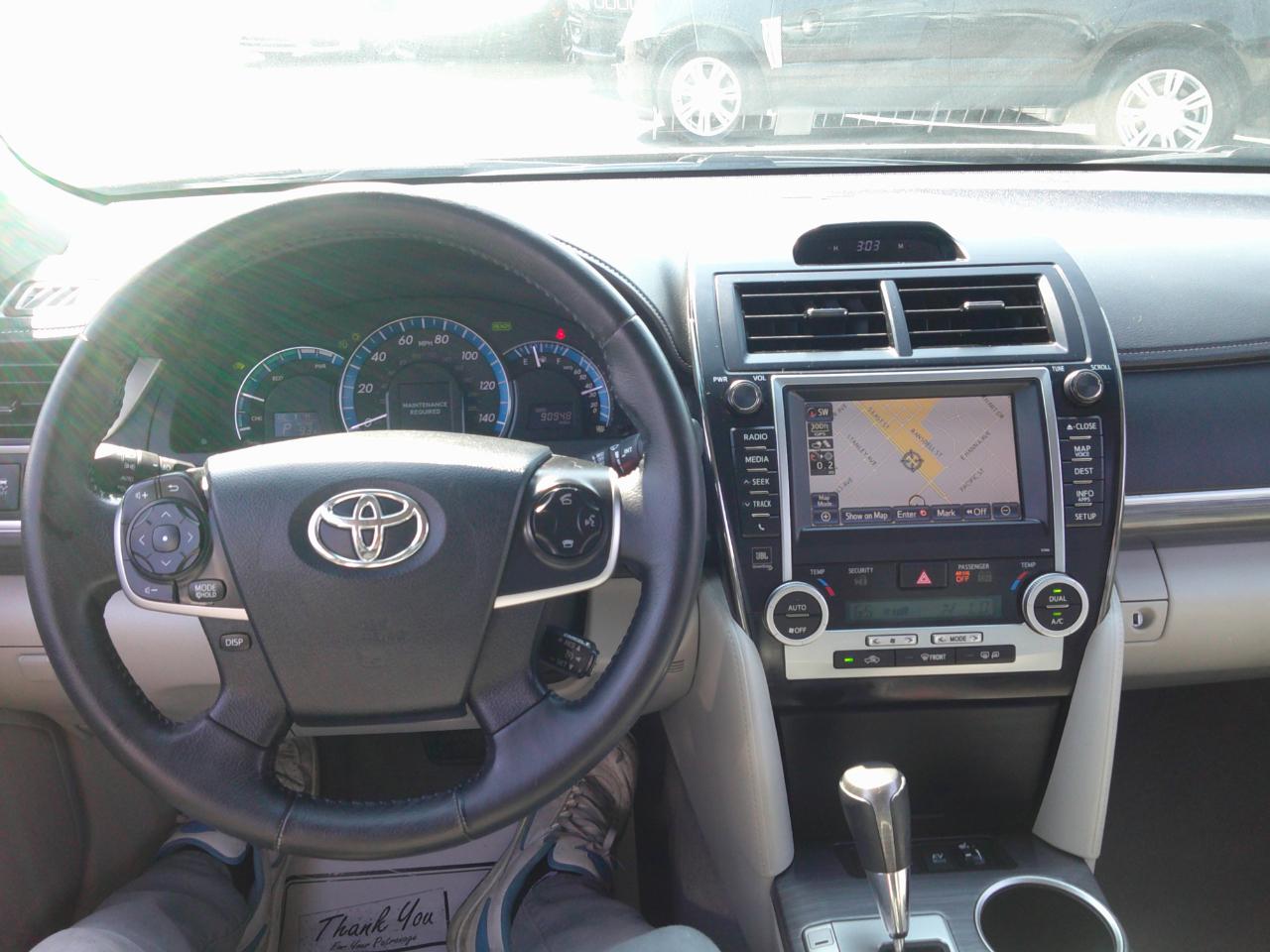Toyota Camry Hybrid XLE 2013