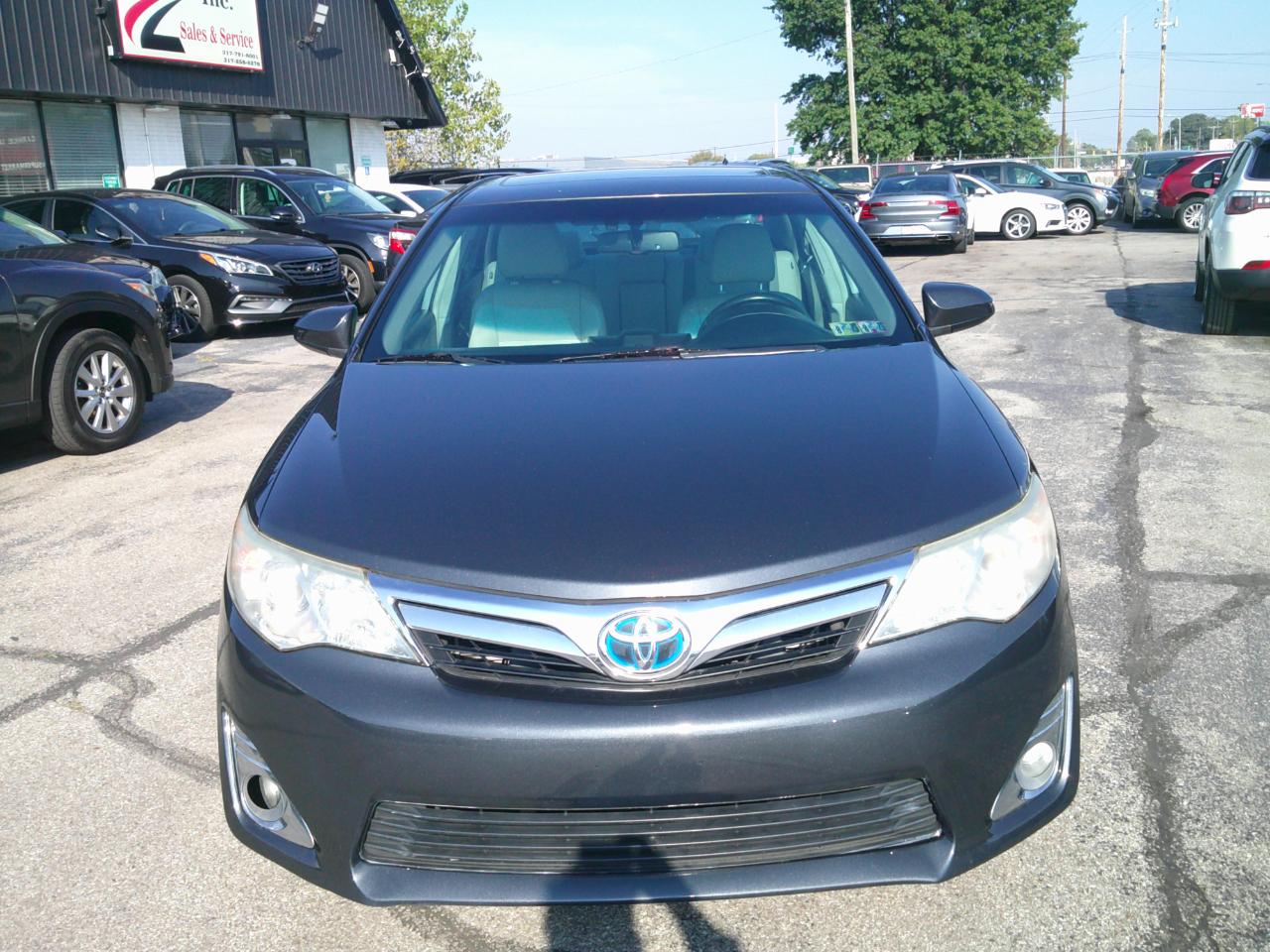 Toyota Camry Hybrid XLE 2013