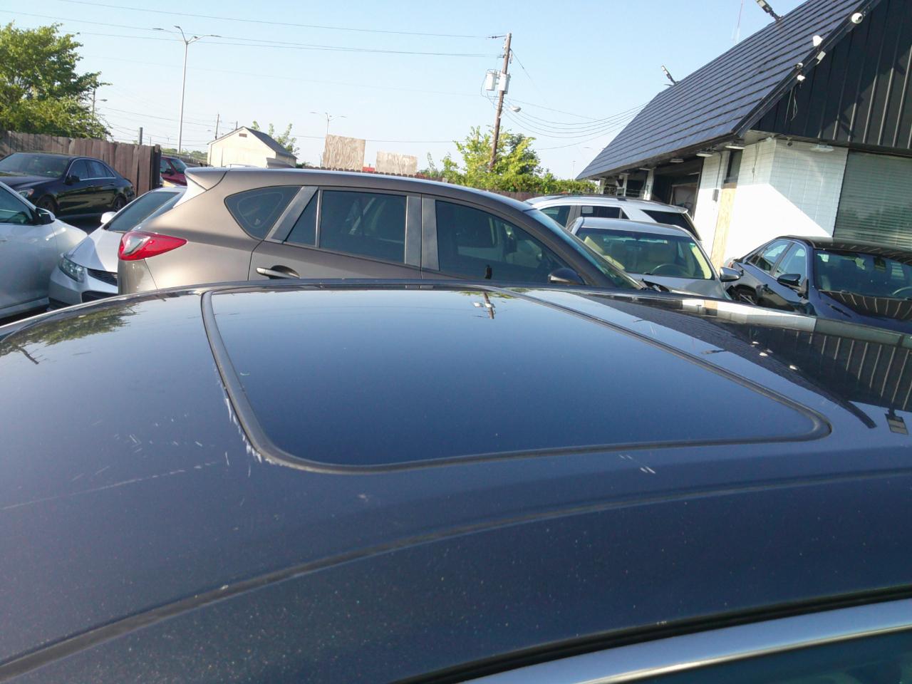 Toyota Camry Hybrid XLE 2013