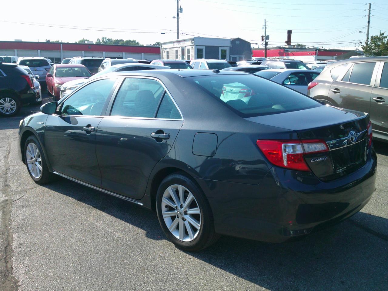 Toyota Camry Hybrid XLE 2013