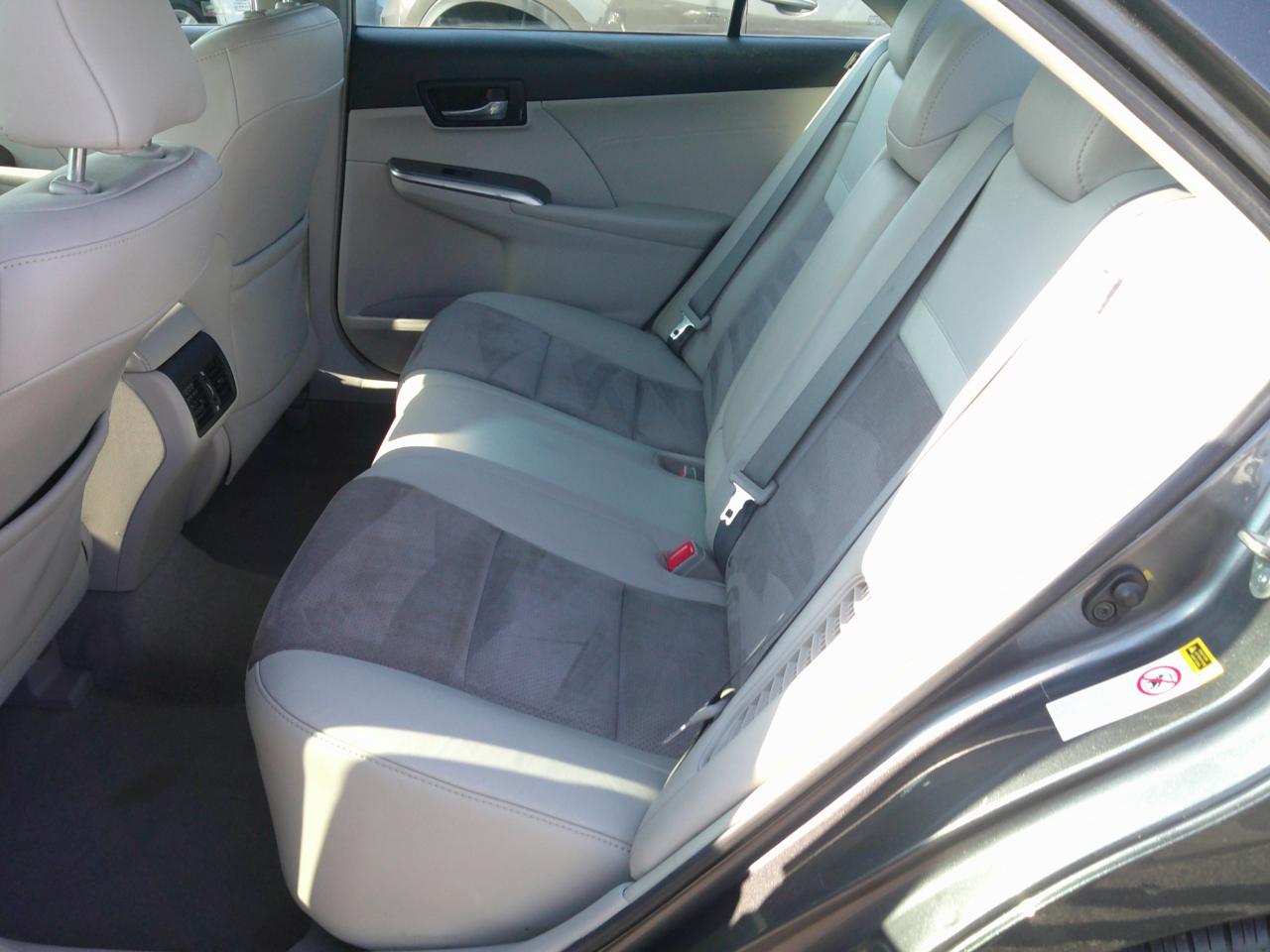 Toyota Camry Hybrid XLE 2013