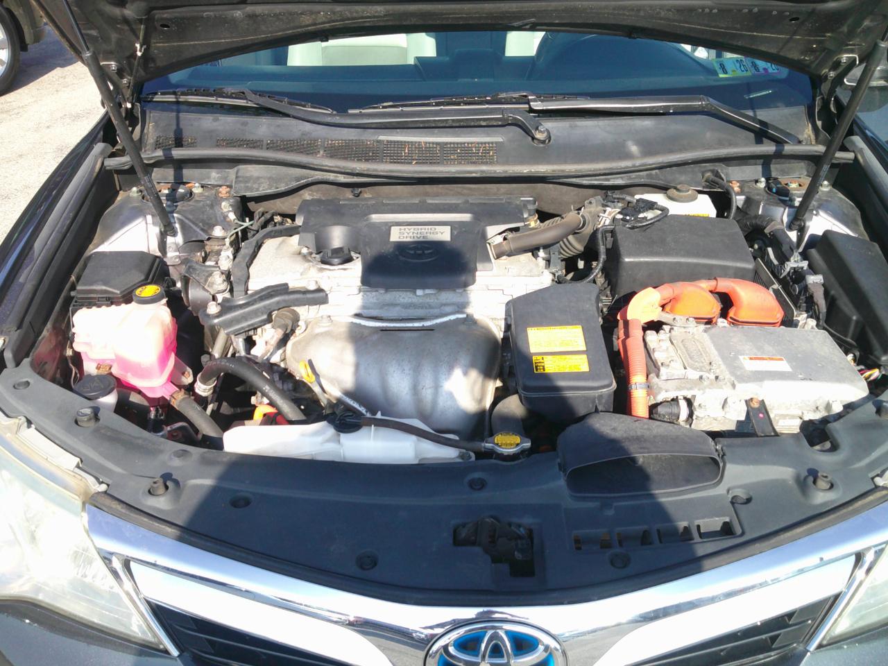 Toyota Camry Hybrid XLE 2013
