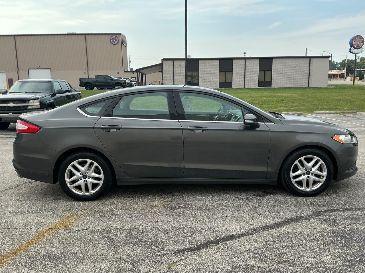 Ford Fusion SE 2015