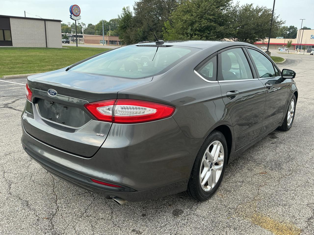 Ford Fusion SE 2015