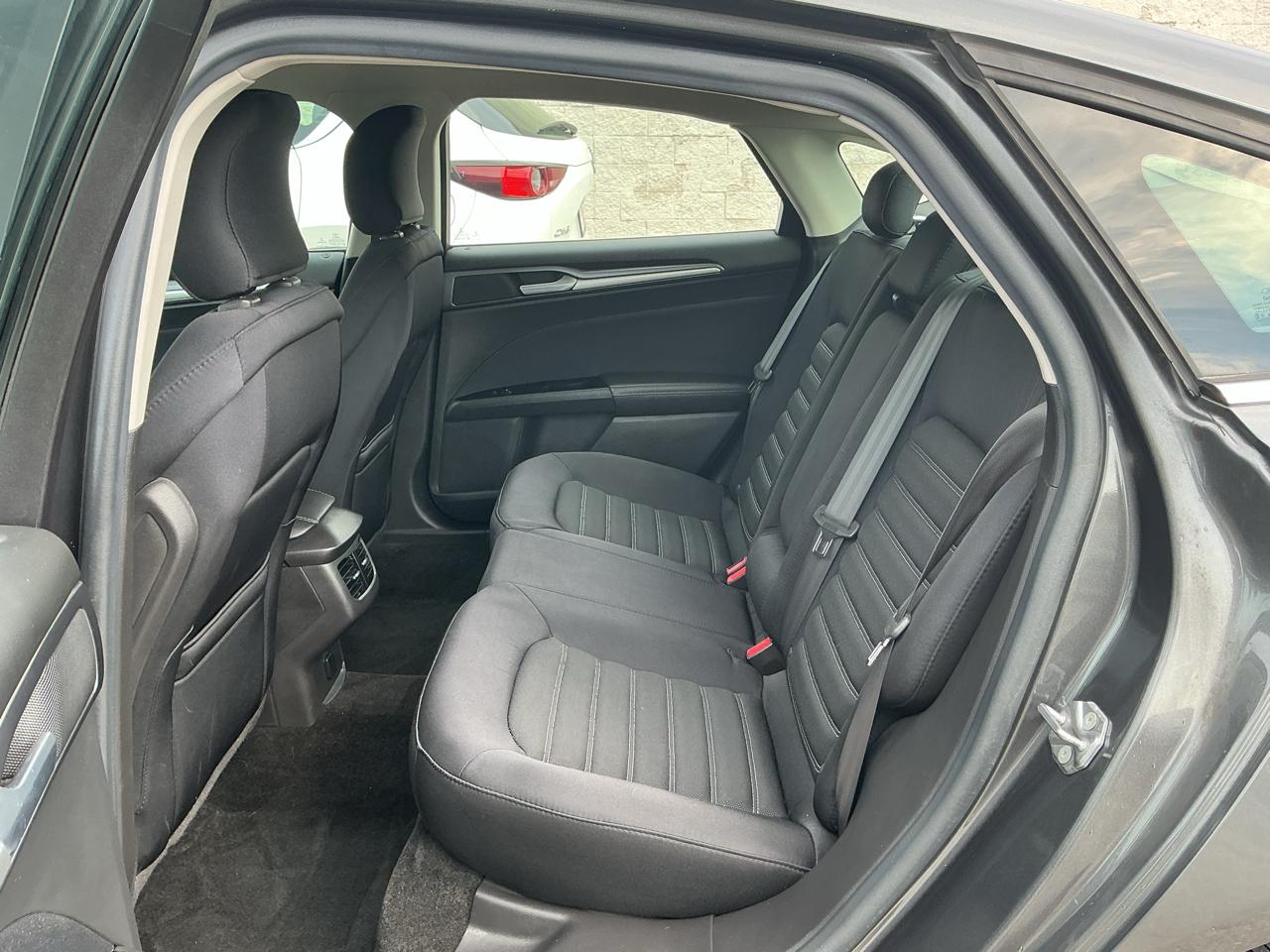 Ford Fusion SE 2015