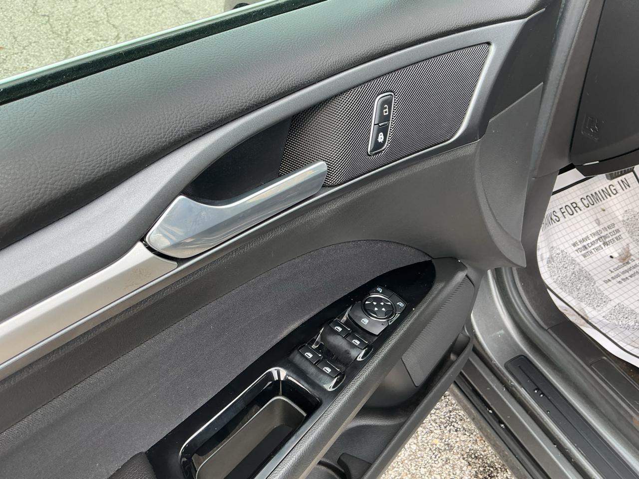 Ford Fusion SE 2015