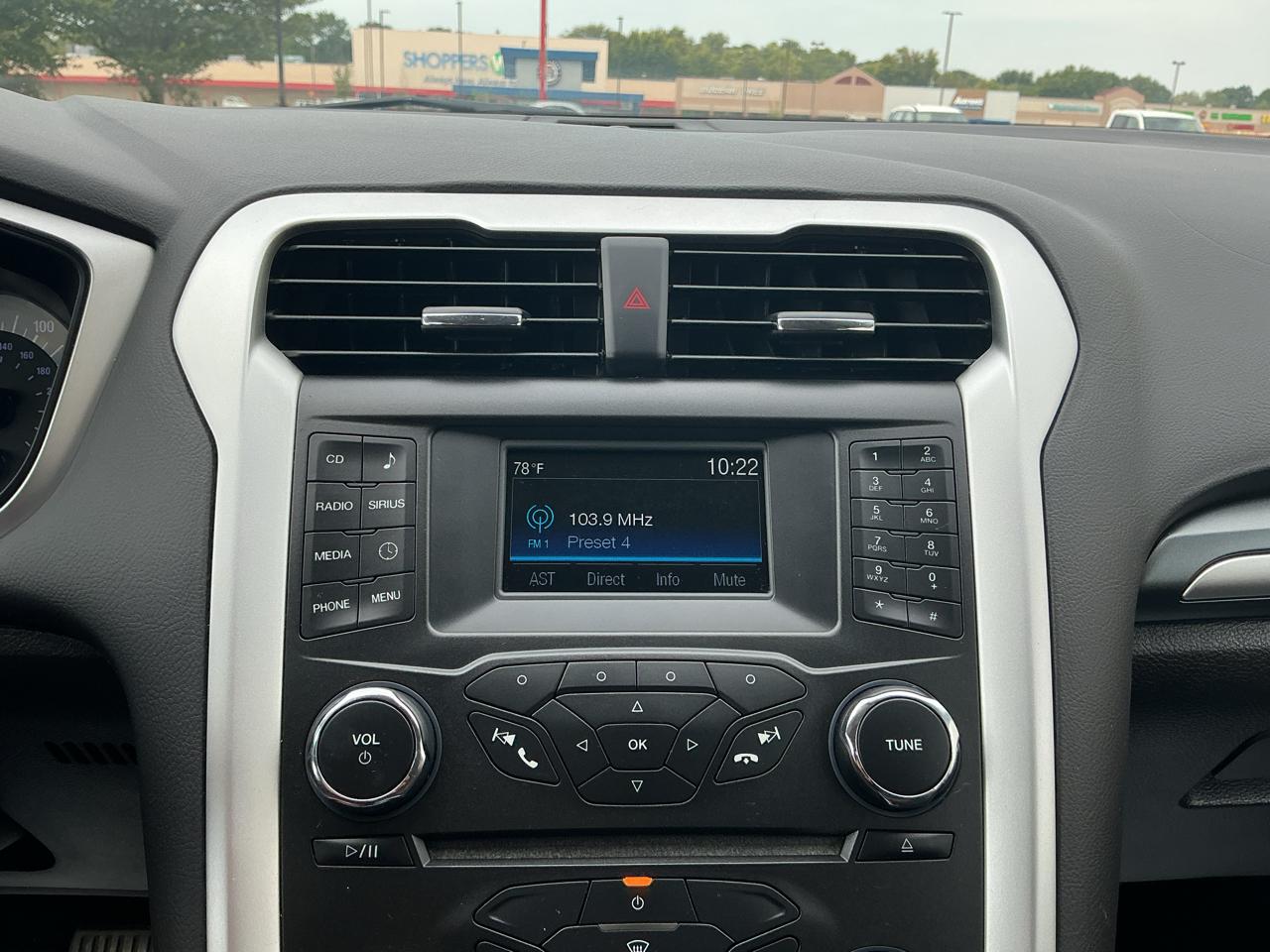 Ford Fusion SE 2015