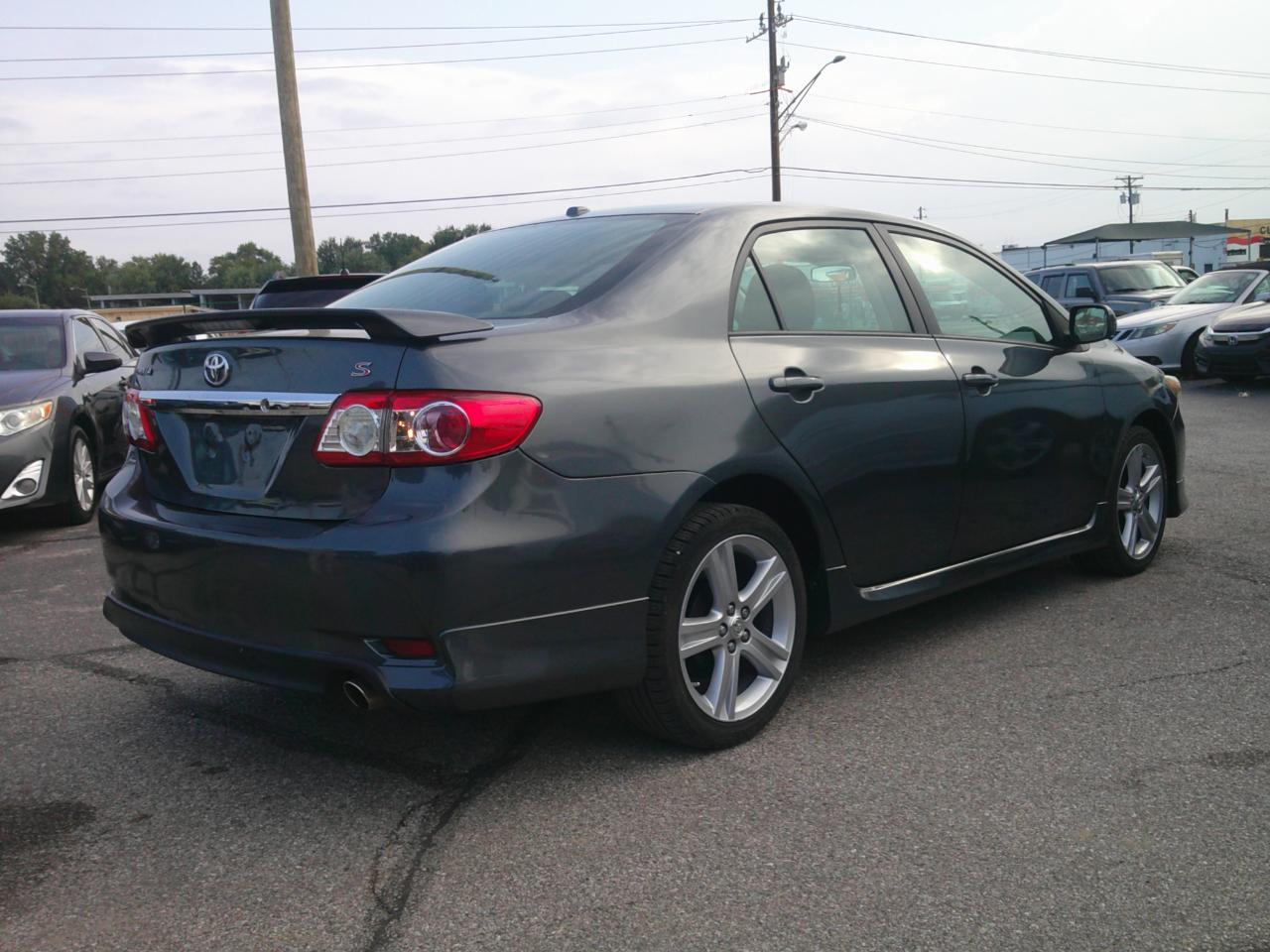 Toyota Corolla S 4-Speed AT 2013