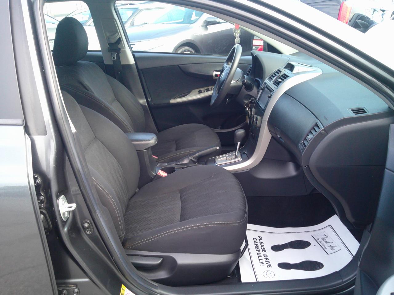 Toyota Corolla S 4-Speed AT 2013