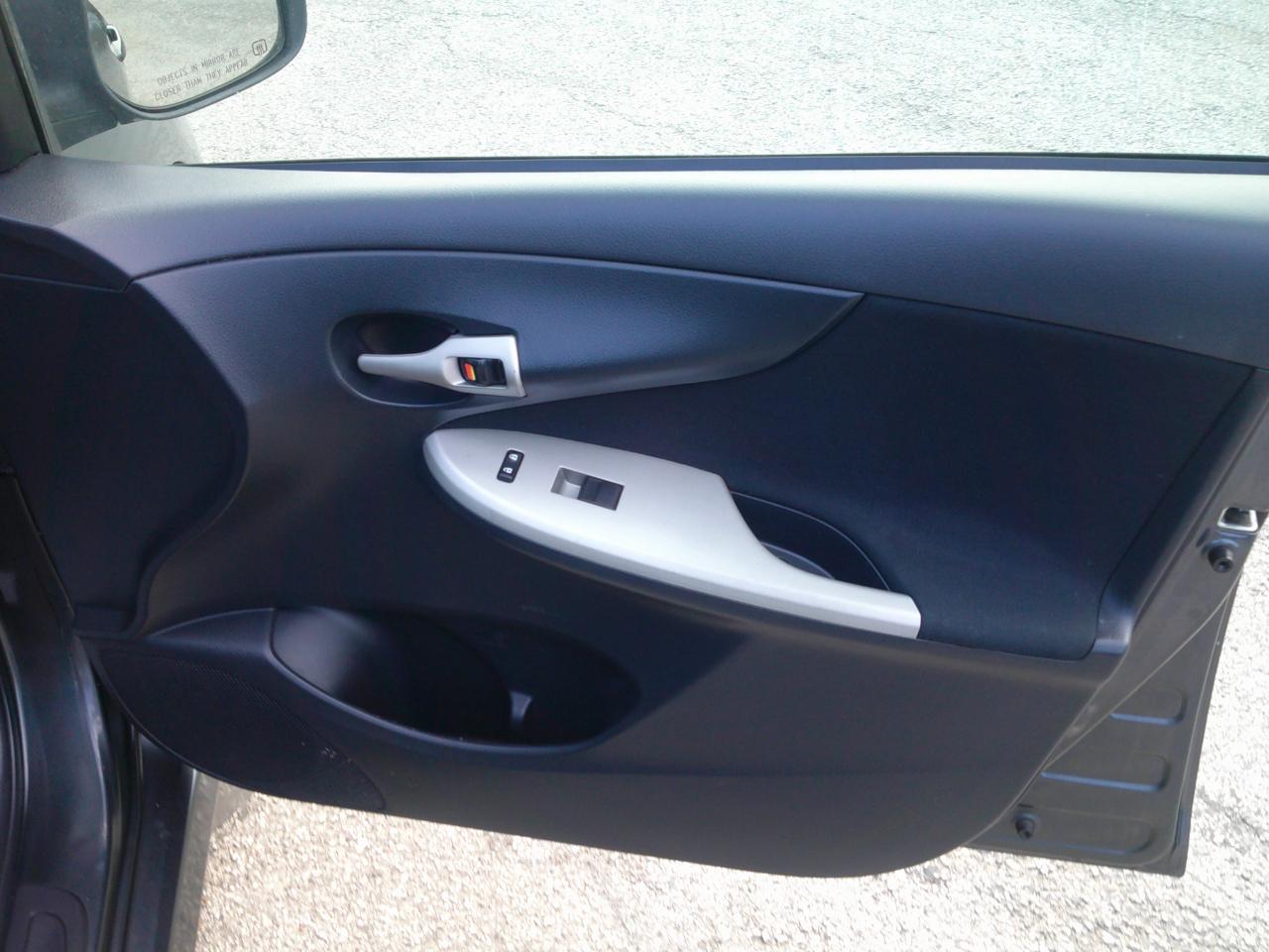 Toyota Corolla S 4-Speed AT 2013