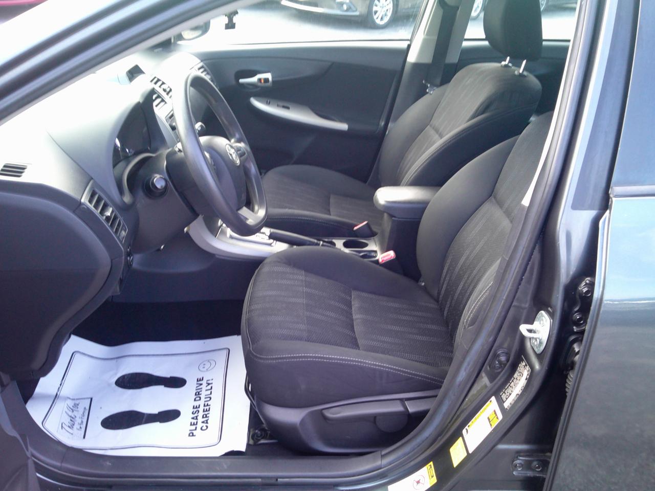 Toyota Corolla S 4-Speed AT 2013