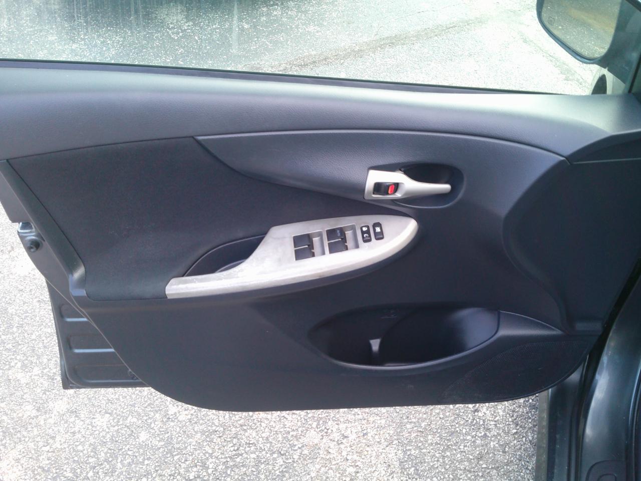 Toyota Corolla S 4-Speed AT 2013