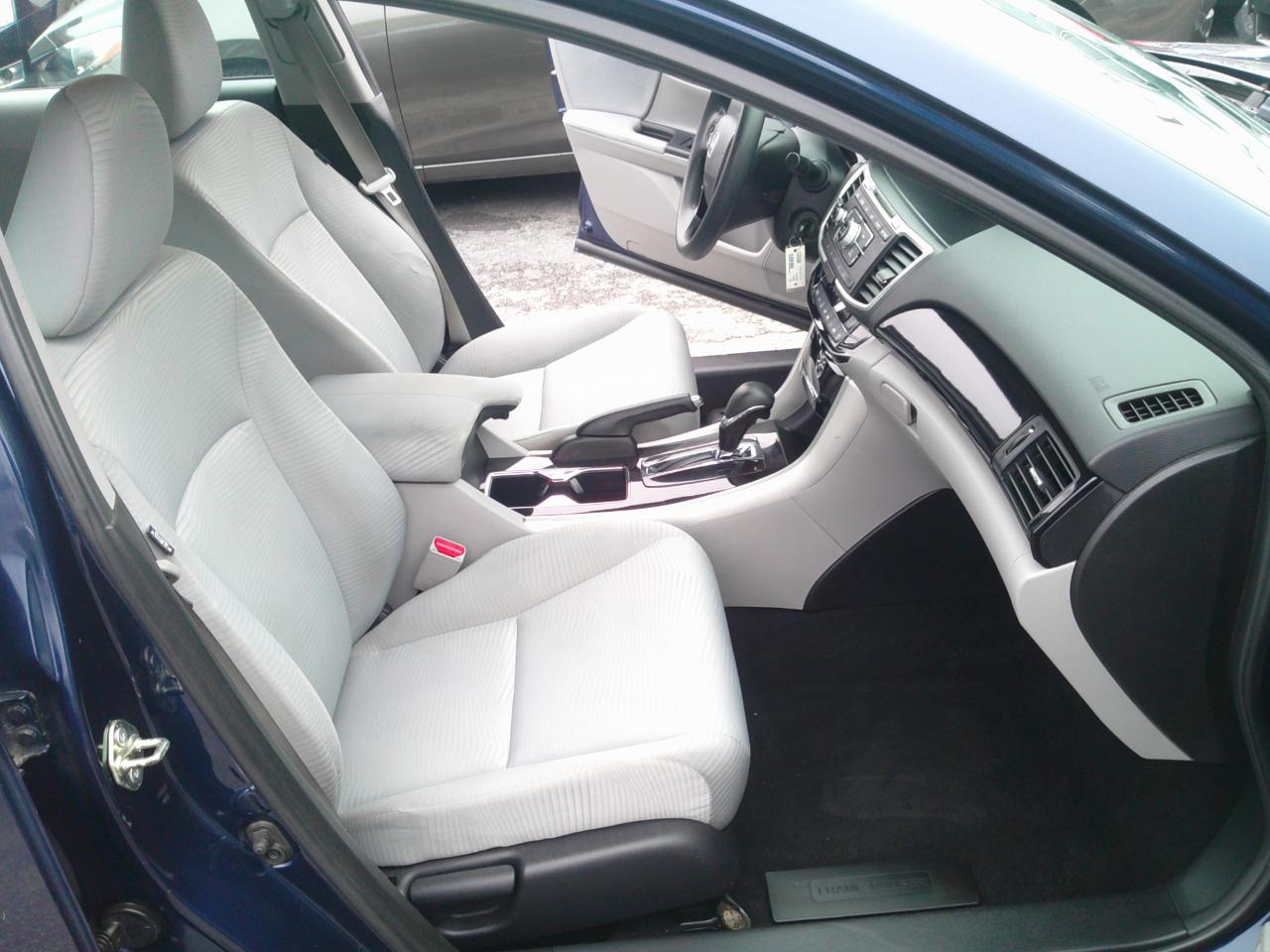 Honda Accord LX Sedan CVT 2016