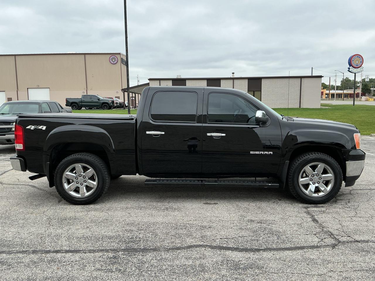 GMC Sierra 1500 SLT Crew Cab 4WD 2013