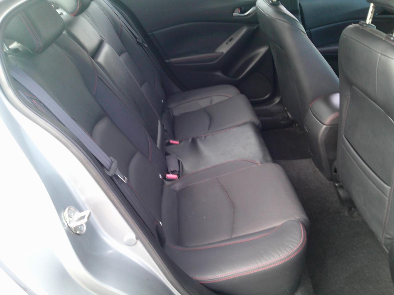 Mazda MAZDA3 s Grand Touring AT 4-Door 2015