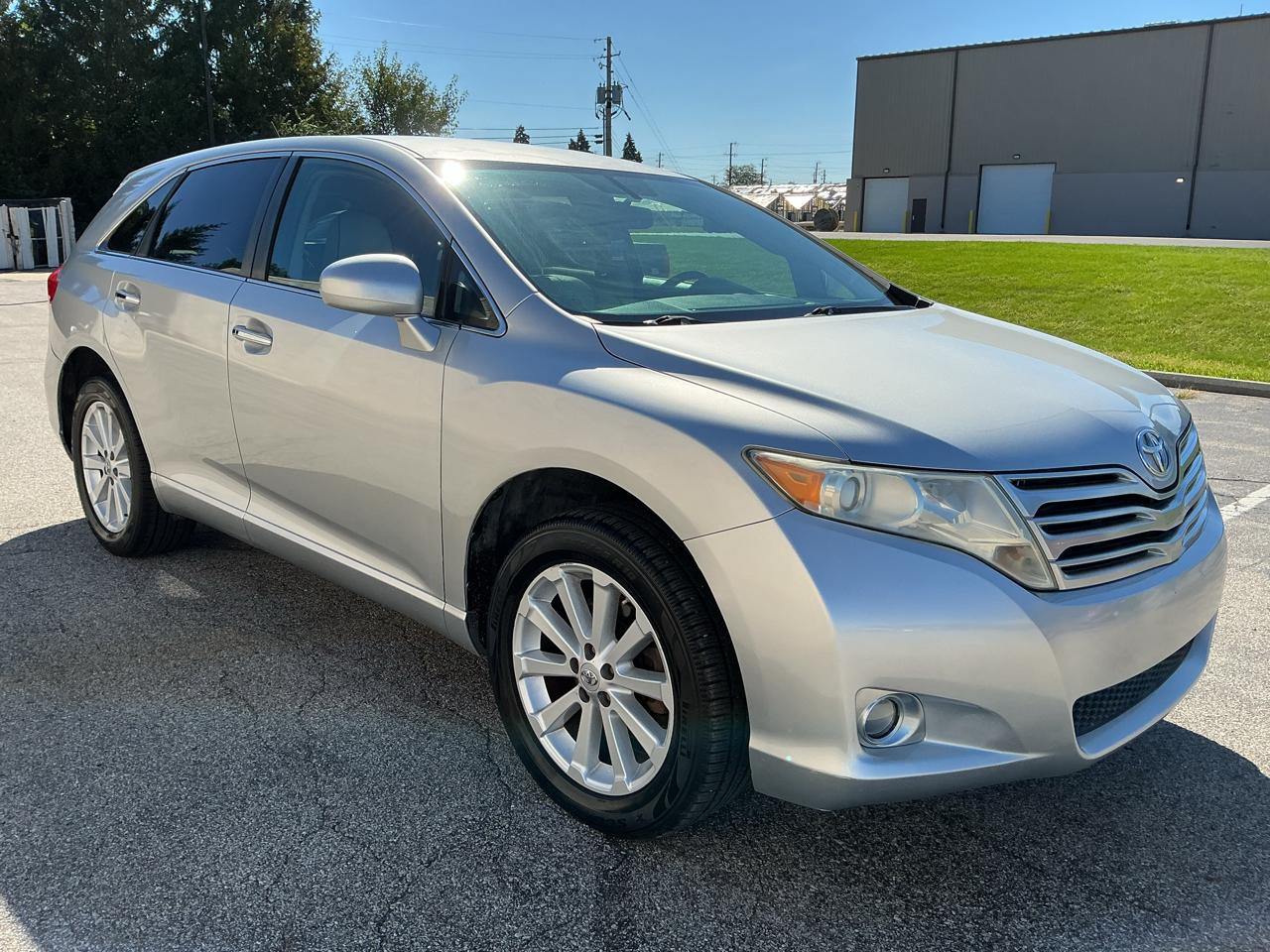 Toyota Venza LE I4 FWD 2012