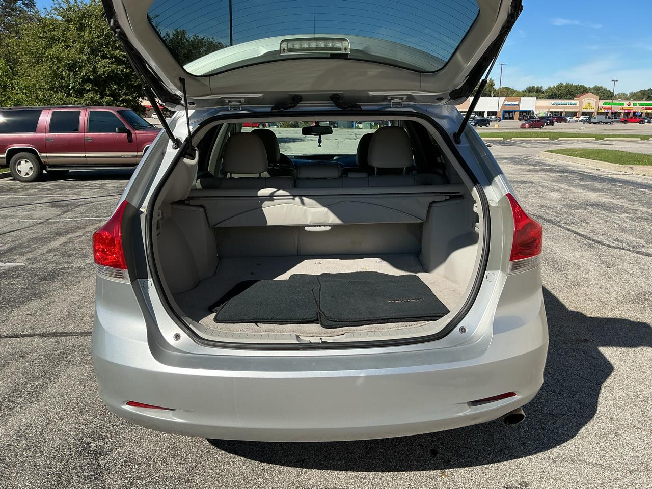 Toyota Venza LE I4 FWD 2012