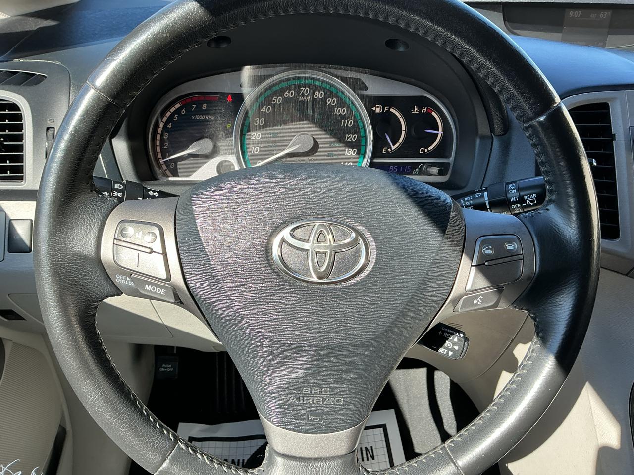 Toyota Venza LE I4 FWD 2012