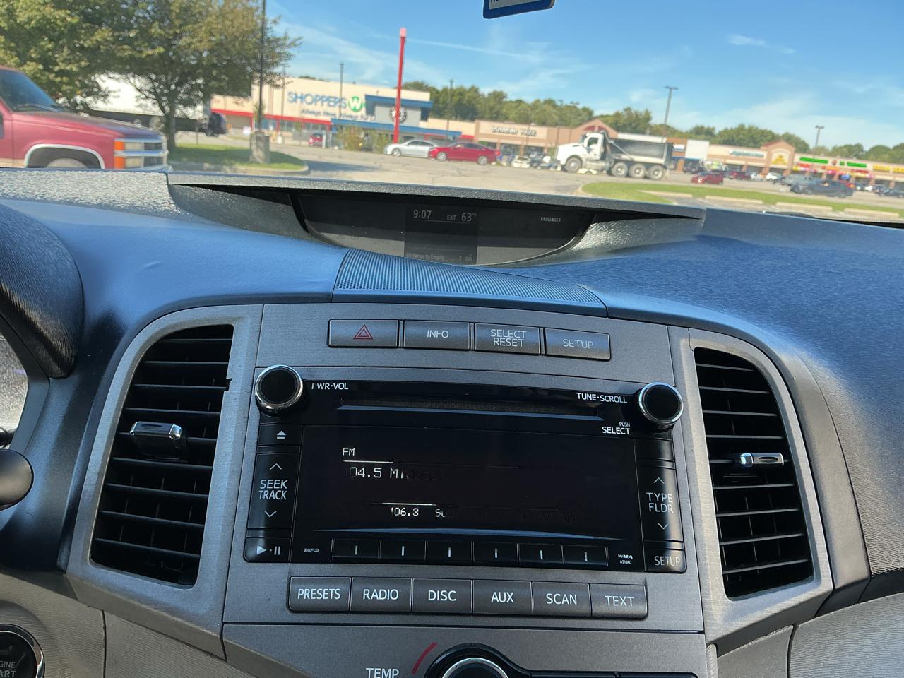 Toyota Venza LE I4 FWD 2012