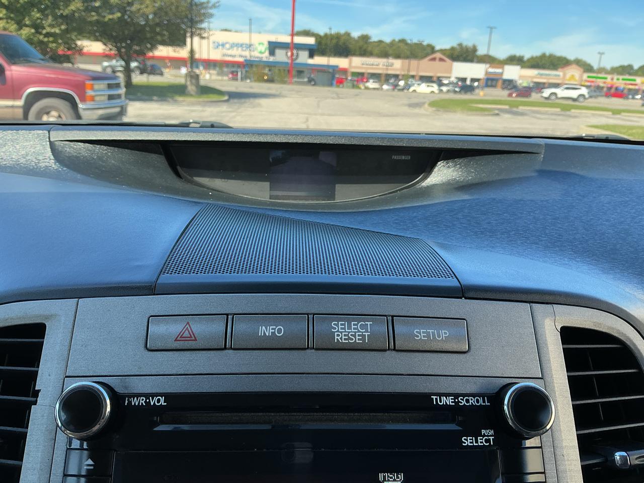 Toyota Venza LE I4 FWD 2012
