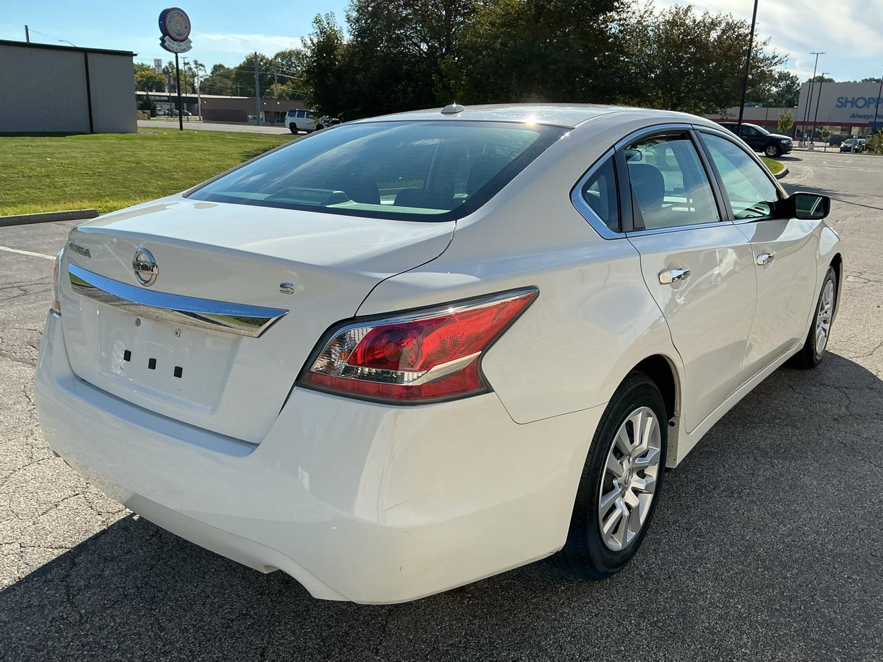 Nissan Altima photo 5