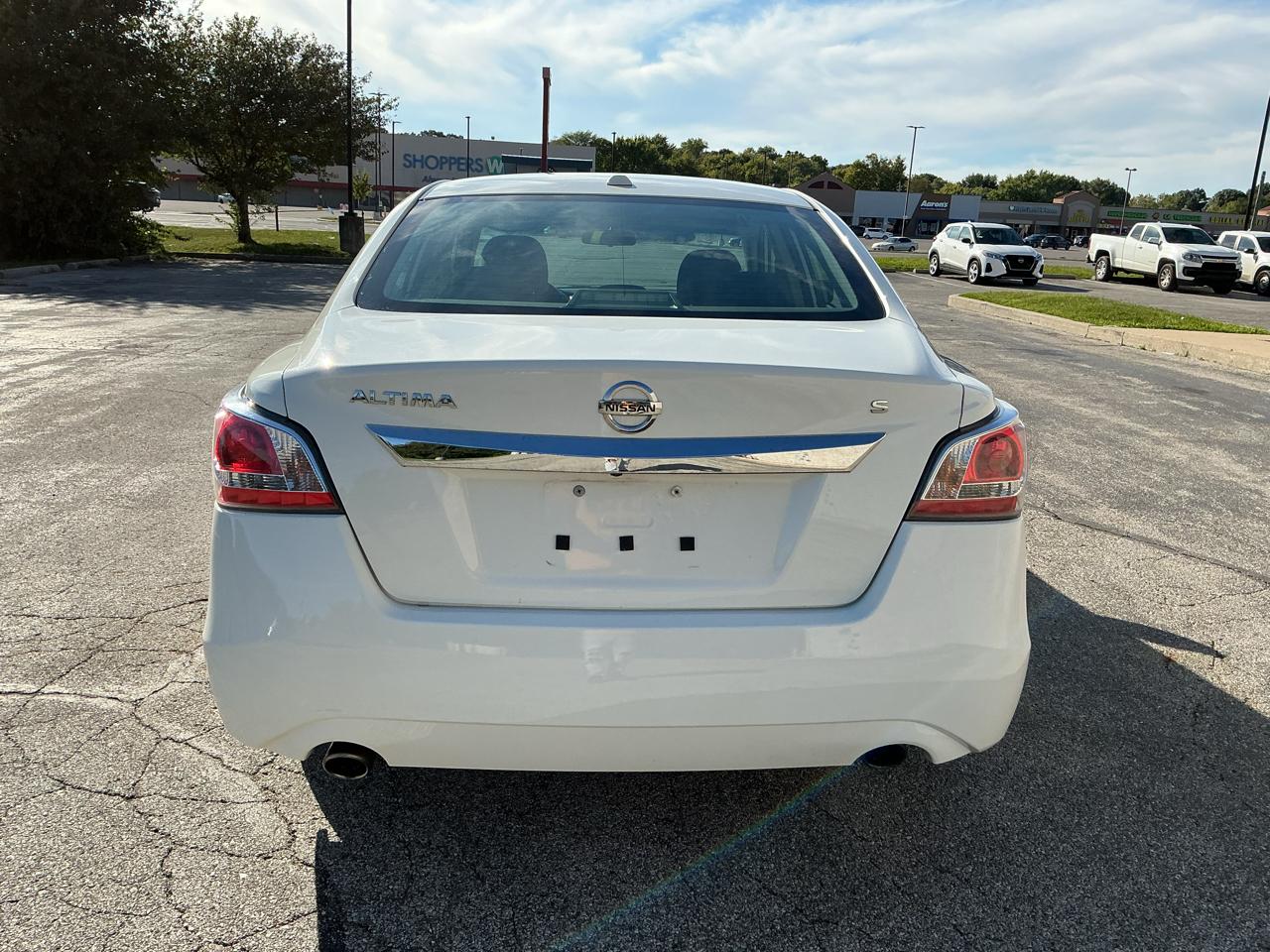 Nissan Altima photo 6