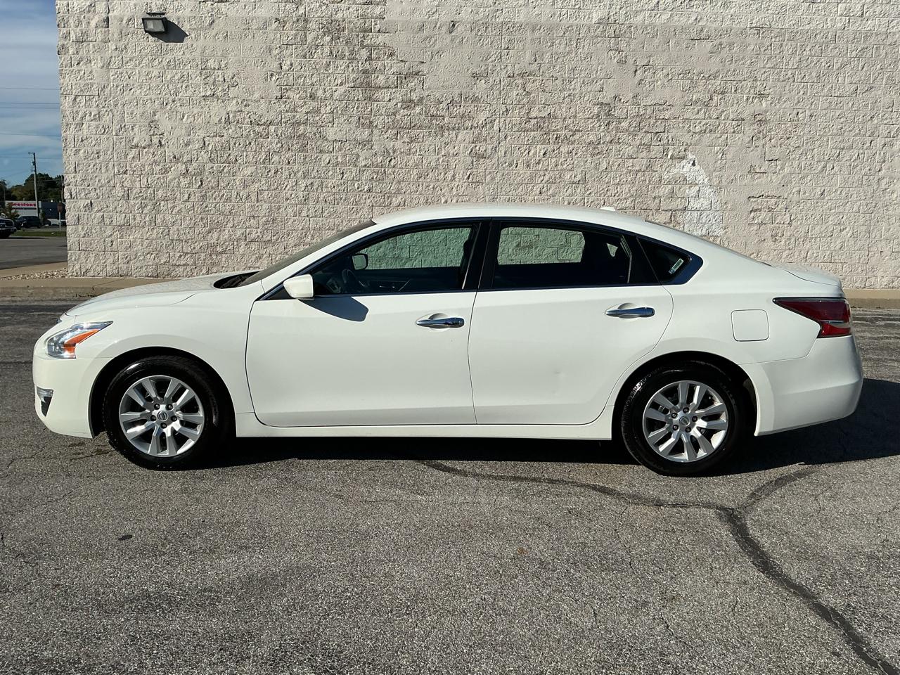Nissan Altima photo 8