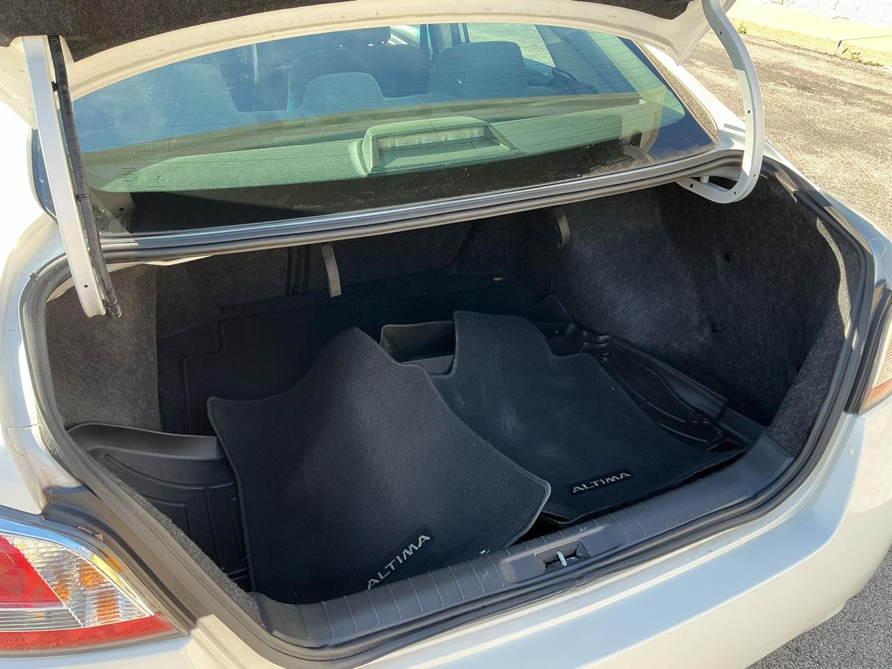 Nissan Altima photo 13