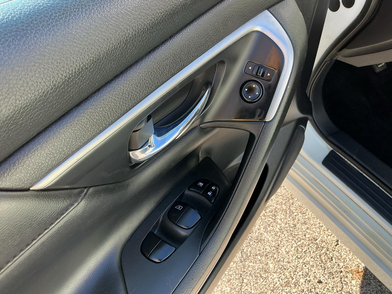 Nissan Altima photo 14