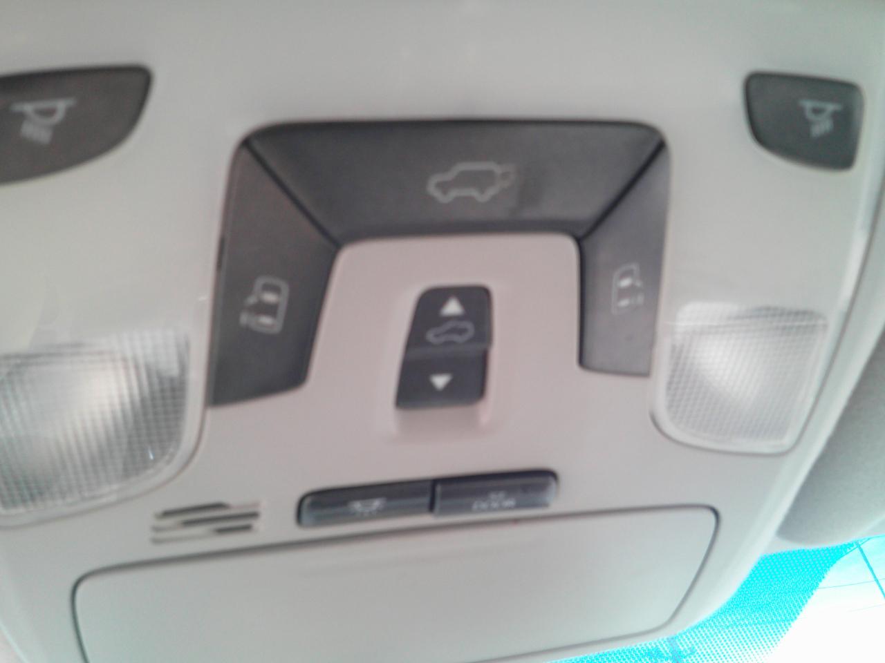 Toyota Sienna Limited 7-Pass V6 2011
